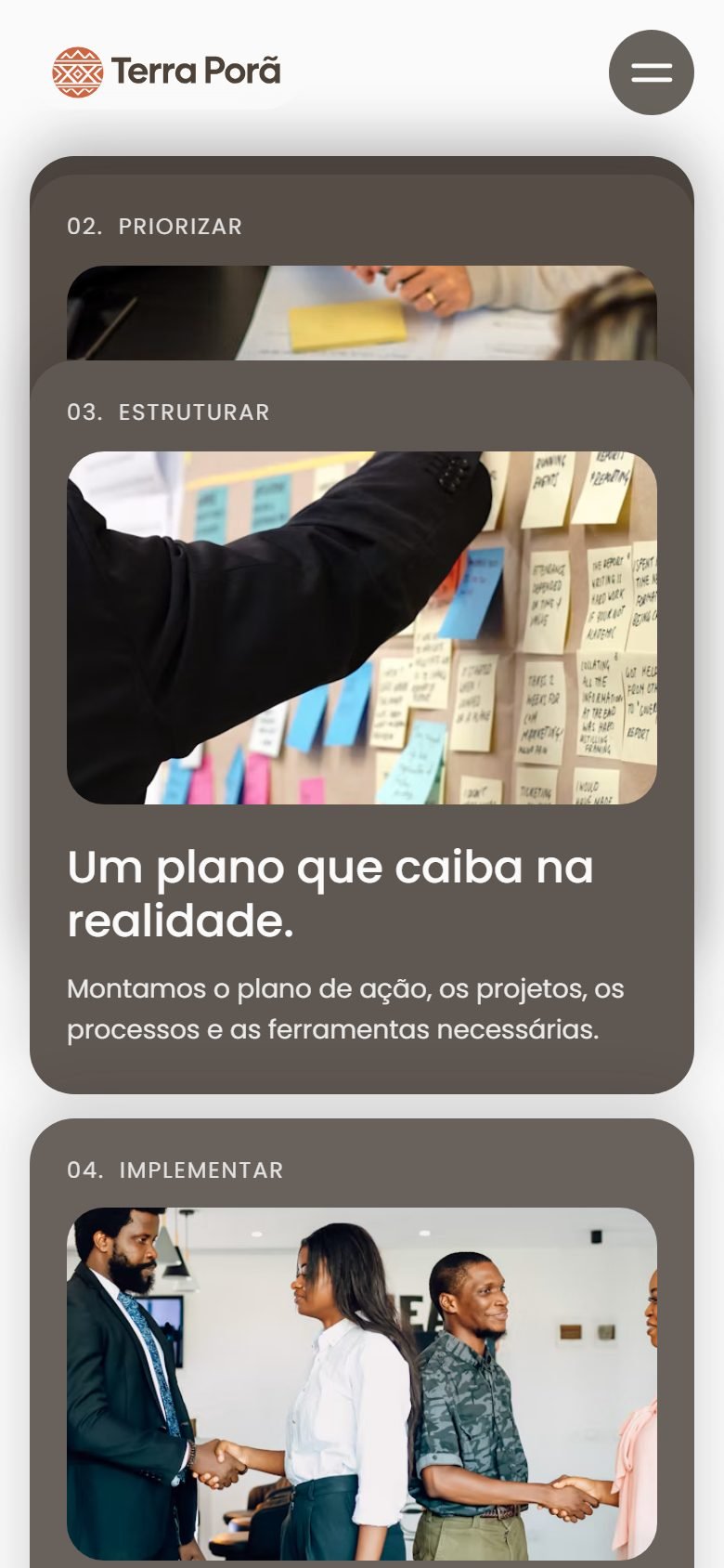 Etapas do método em cartas empilhadas no celular